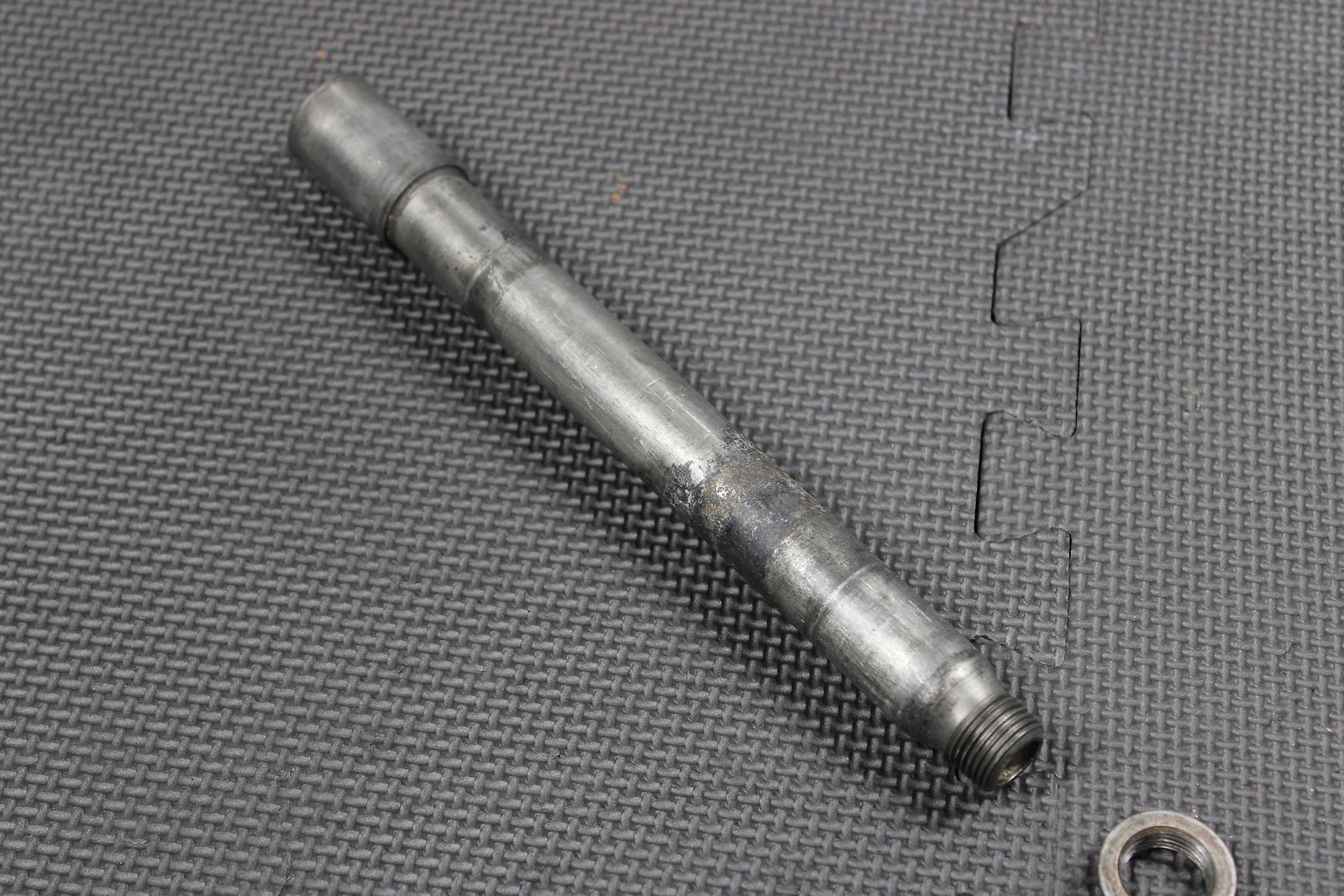 2013 SUZUKI RMZ250 OEM FRONT WHEEL RIM AXLE PIVOT BOLT 54711 - 35G00 - hggarage