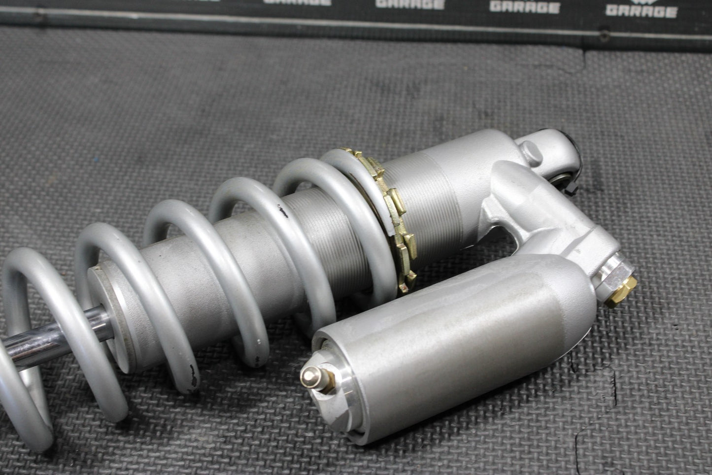 2005 YAMAHA YZ450F OEM REAR BACK SHOCK ABSORBER SUSPENSION 5XD - 22210 - 50 - 00 NICE! - hggarage