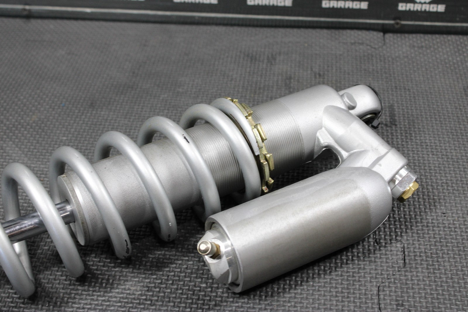 2005 YAMAHA YZ450F OEM REAR BACK SHOCK ABSORBER SUSPENSION 5XD - 22210 - 50 - 00 NICE! - hggarage