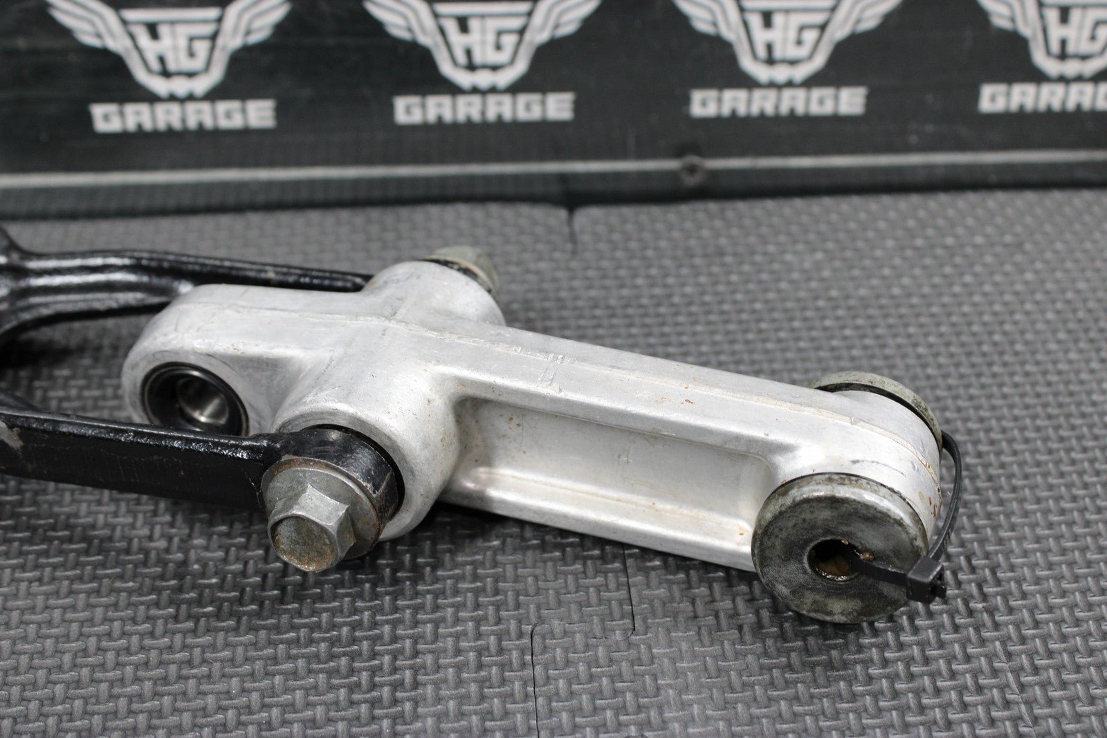 2001 SUZUKI RM80 OEM REAR SHOCK LINKAGE LINKS RELAY ARM 62600 - 02840 62600 - 03850 - hggarage