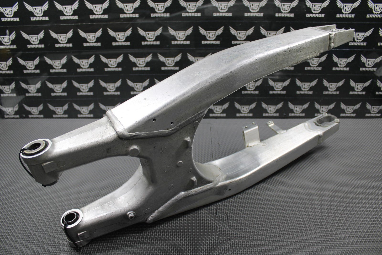 2008 HONDA 08 - 09 CRF250R 08 - 17 CRF250X OEM SWINGARM SWING ARM 52200 - KRN - A10 GOOD - hggarage