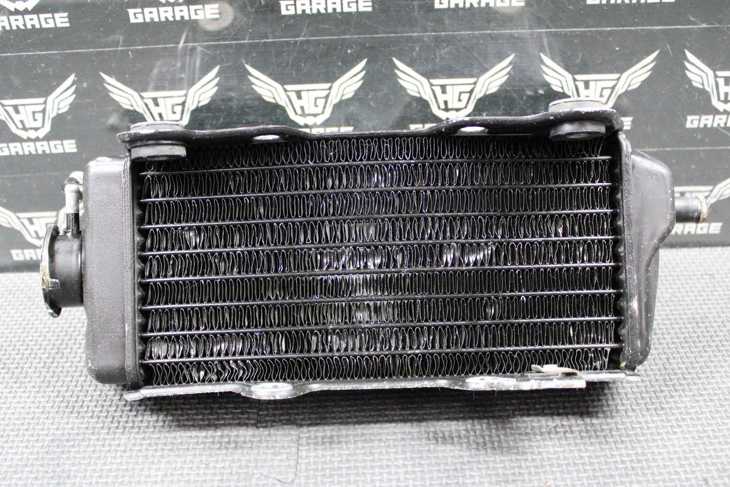 1987 1988 HONDA CR125R OEM RIGHT SIDE FILL RADIATOR COOLER 19010 - KS6 - 700 NICE! - hggarage
