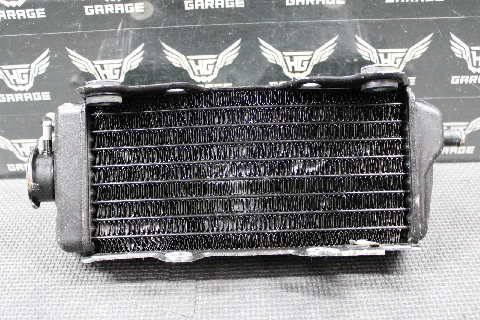 1987 1988 HONDA CR125R OEM RIGHT SIDE FILL RADIATOR COOLER 19010 - KS6 - 700 NICE! - hggarage