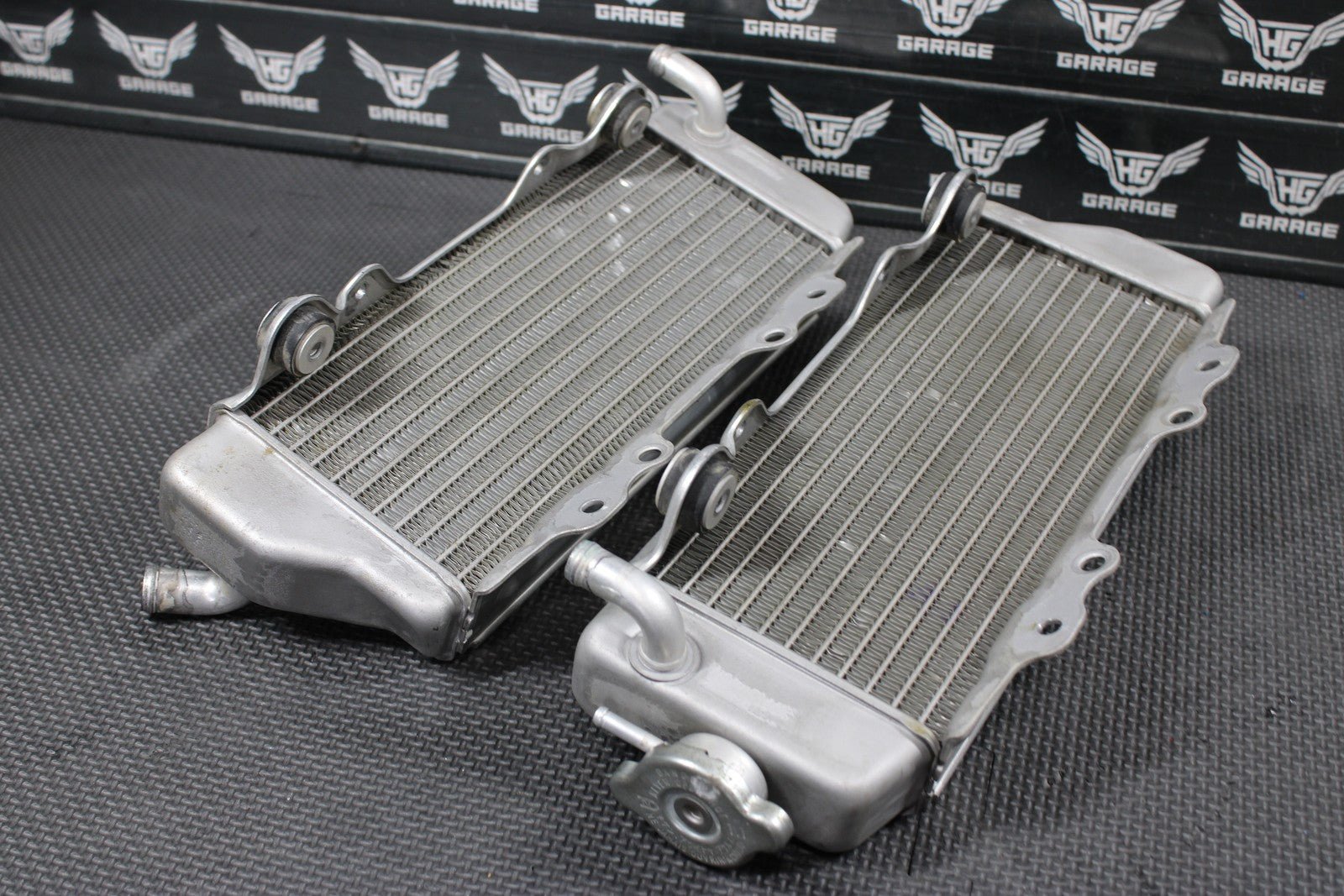 2005 YAMAHA 03 - 05 YZ450F OEM LEFT RIGHT ENGINE COOLING COOLER RADIATORS MINT! - hggarage