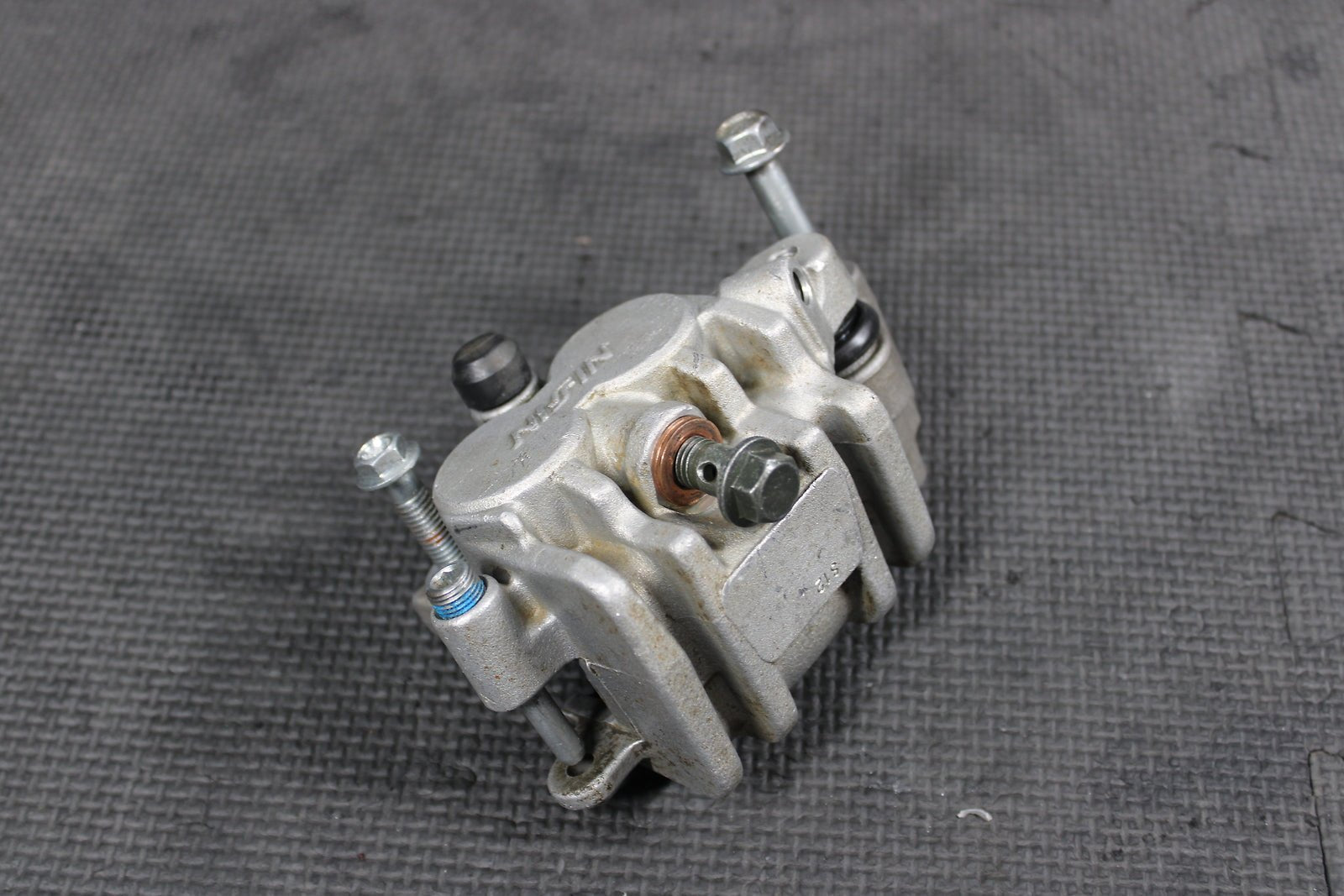 1999 SUZUKI RM250 OEM NISSIN FRONT BRAKE CALIPER 59300 - 36E63 - 999 - hggarage