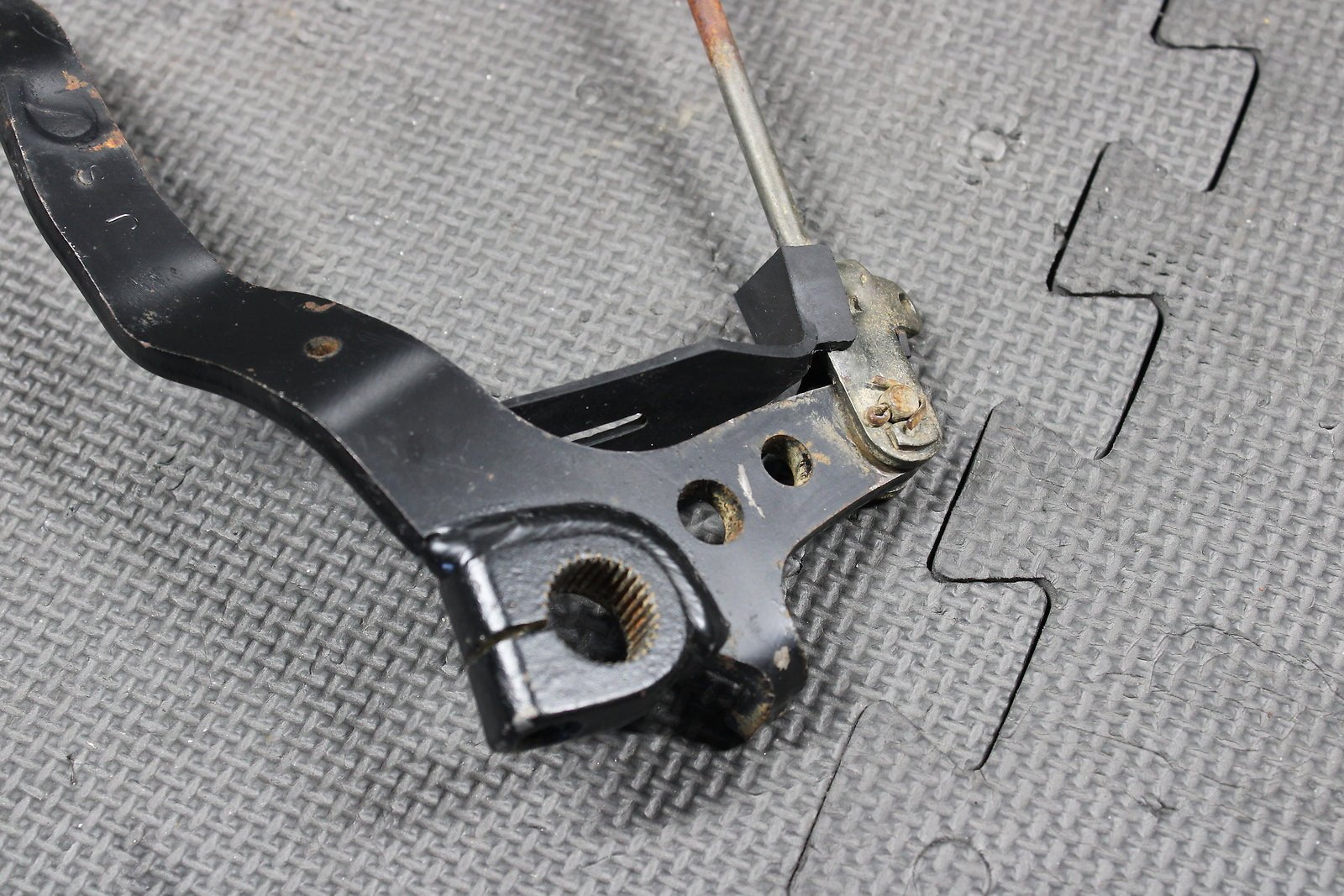 2002 HONDA XR200R 93 - 02 OEM RIGHT REARSET BRAKE FOOT PEDAL ARM ASSEMBLY - hggarage
