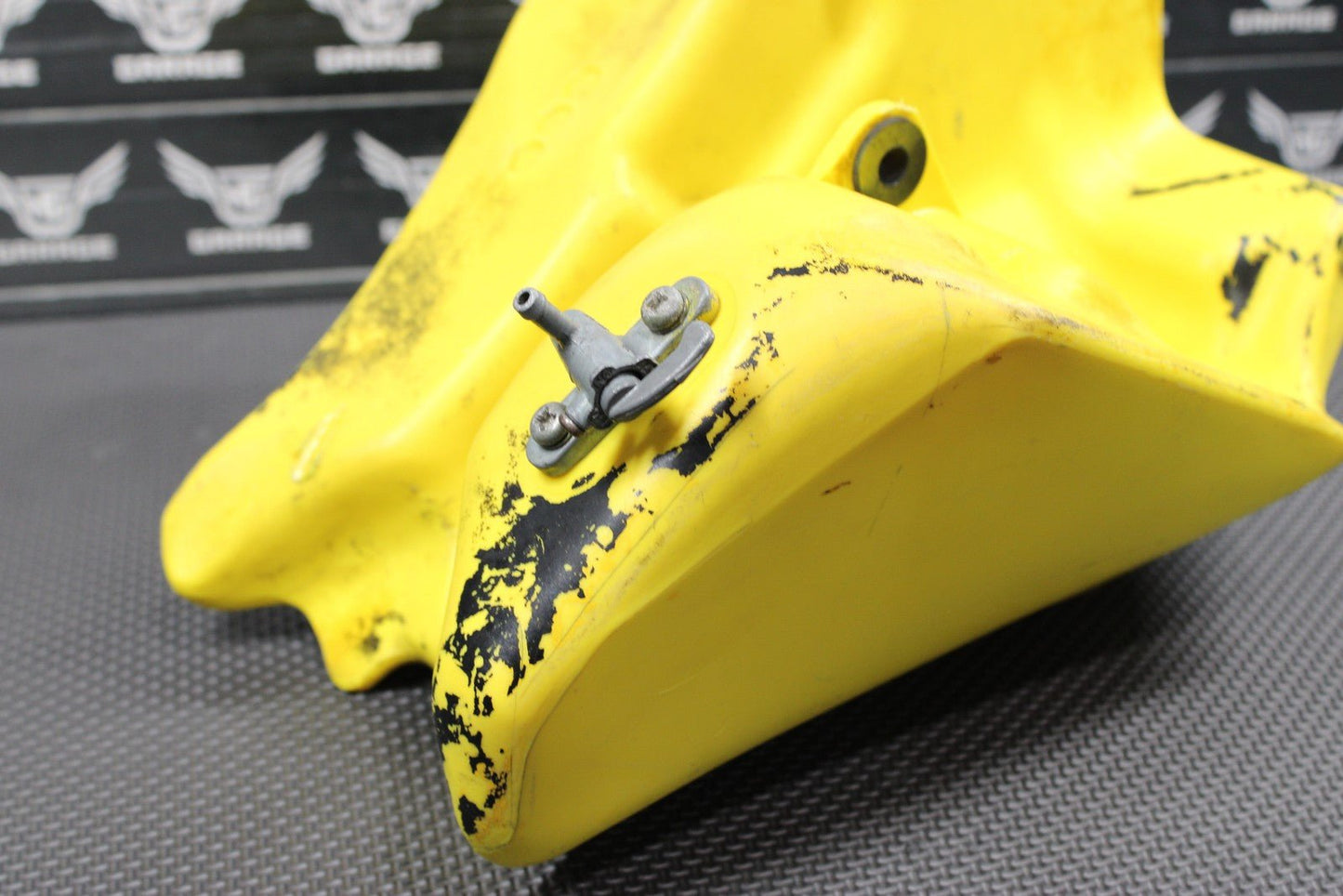 2001 SUZUKI RM80 00 - 01 OEM GAS FUEL TANK CELL GAS TANK RESERVOIR 44110 - 02B00 - YR1 - hggarage