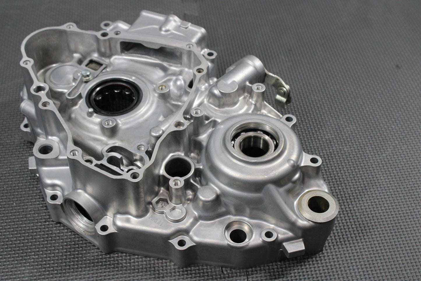 2019 HONDA 19 - 20 CRF450RX OEM LEFT ENGINE MOTOR CRANKCASE CRANK NEEDS REPAIR! - hggarage