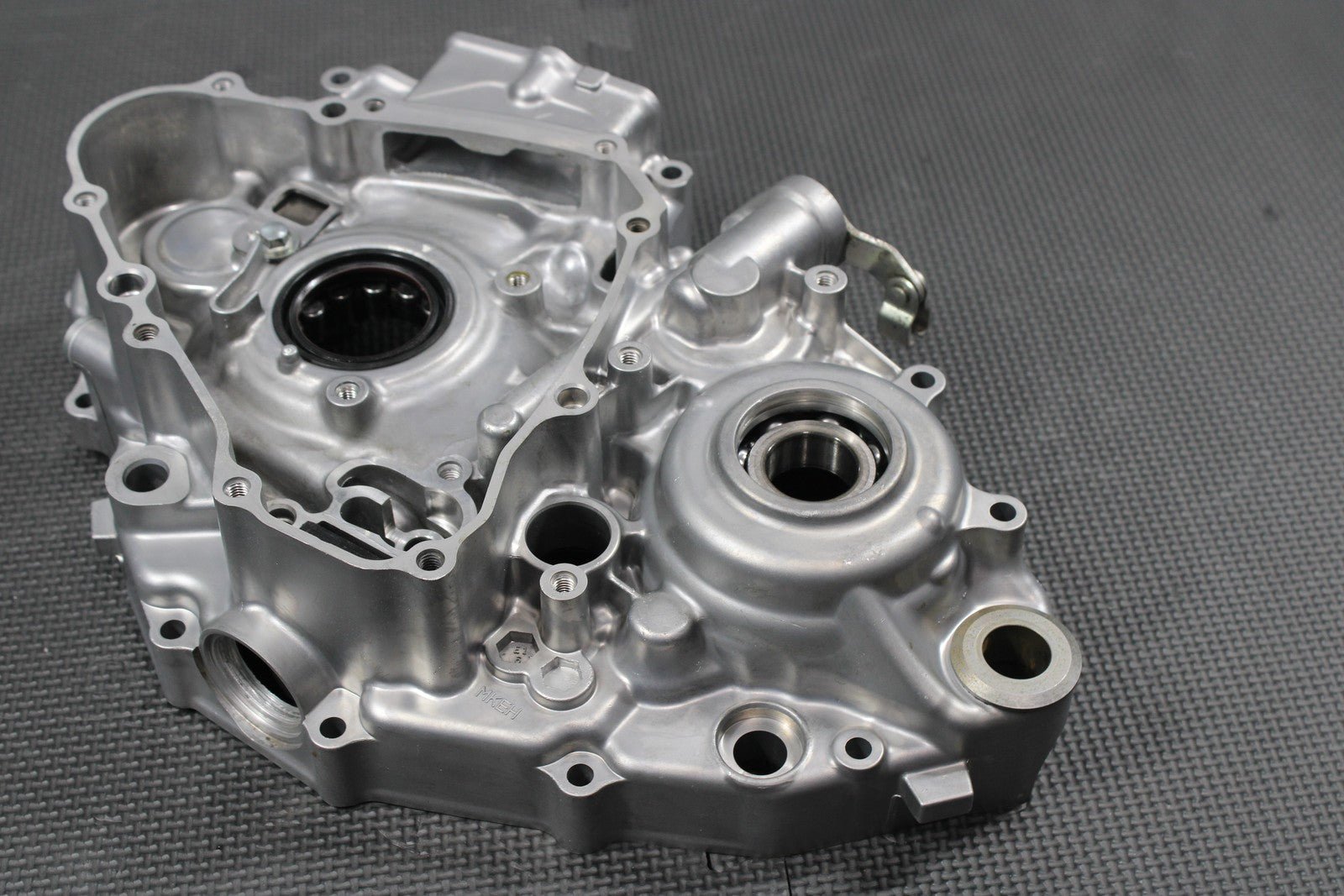 2019 HONDA 19 - 20 CRF450RX OEM LEFT ENGINE MOTOR CRANKCASE CRANK NEEDS REPAIR! - hggarage
