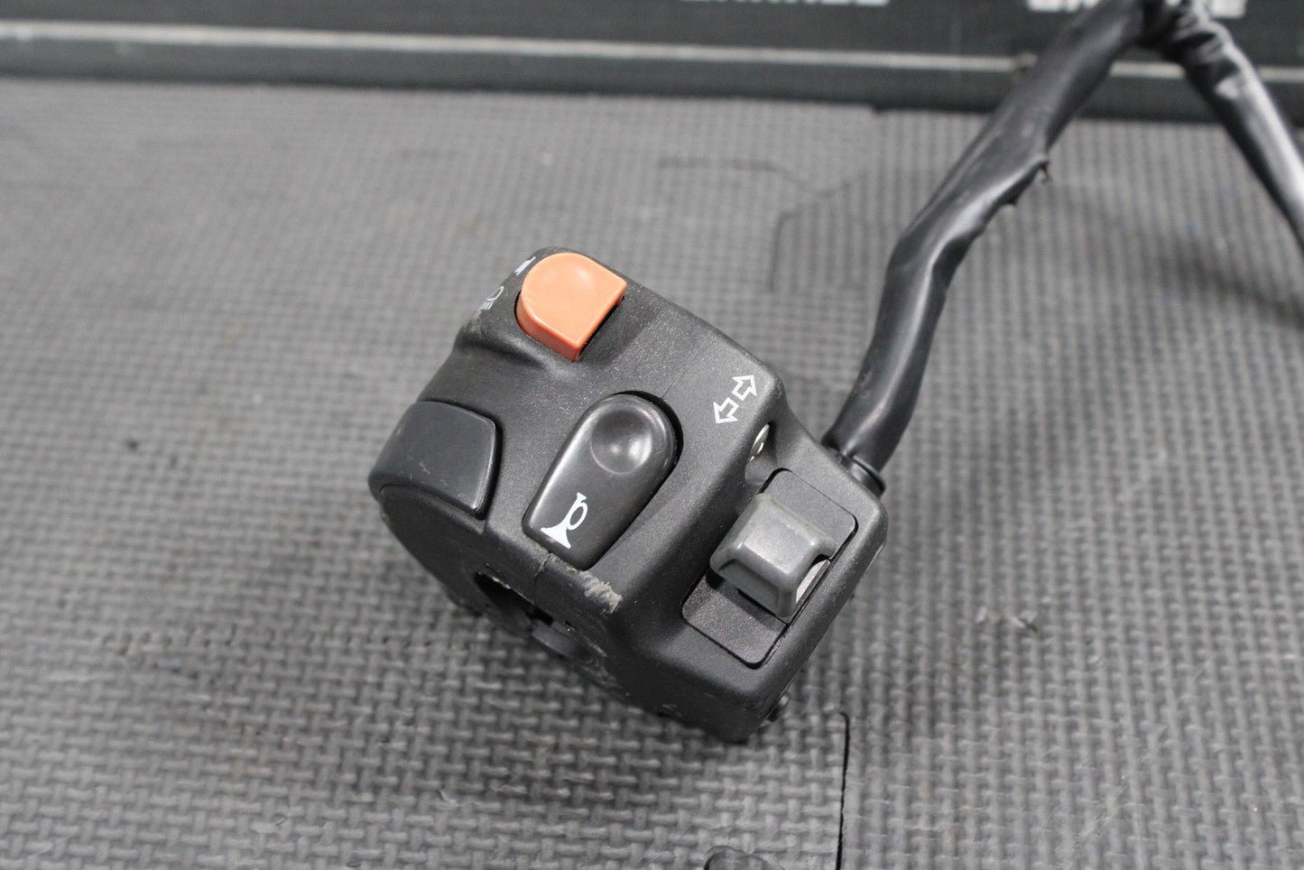 2013 HUSQVARNA TE511 OEM HANDLEBAR MULTI SWITCH HORN HIGH LOW BEAM BUTTON - hggarage