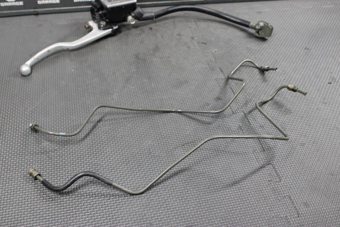 1991 YAMAHA BANSHEE 350 87 - 94 OEM FRONT BRAKE MASTER CYLINDER W HARDLINES GOOD! - hggarage