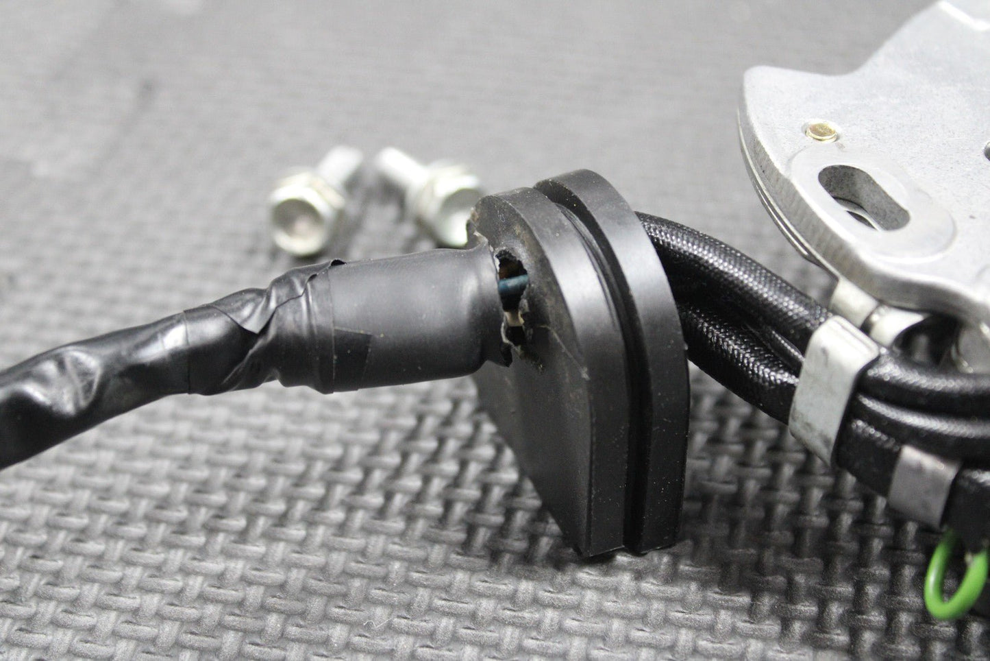 2005 05 - 07 HONDA CR125R OEM STATOR MAGNETO ALTERNATOR 31100 - KSR - 711 NICE! - hggarage