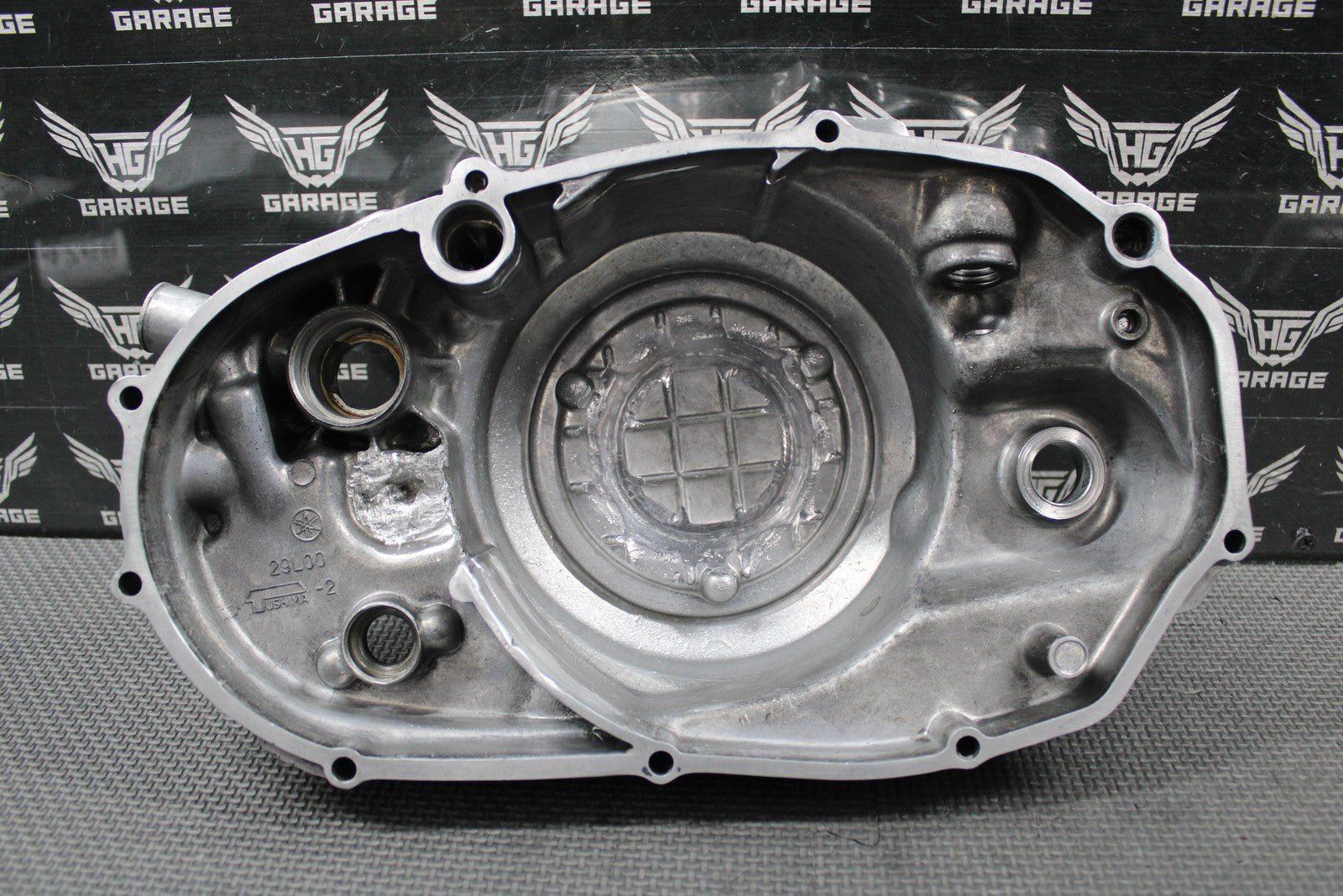 2001 YAMAHA BANSHEE 350 OEM POLISHED RIGHT CASE OUTER CLUTCH COVER 2GU - 15421 - 00 - hggarage