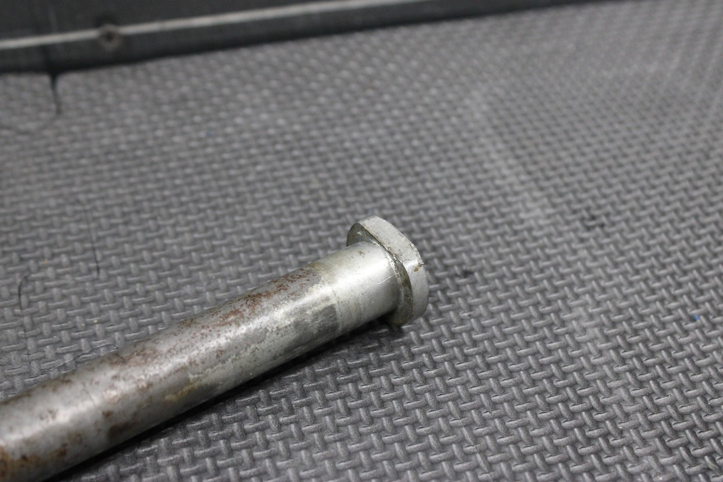 2006 YAMAHA YZ450F OEM REAR BACK SWINGARM BOLT SUSPENSION PIVOT AXLE 1C3 - 22141 - 1 - hggarage