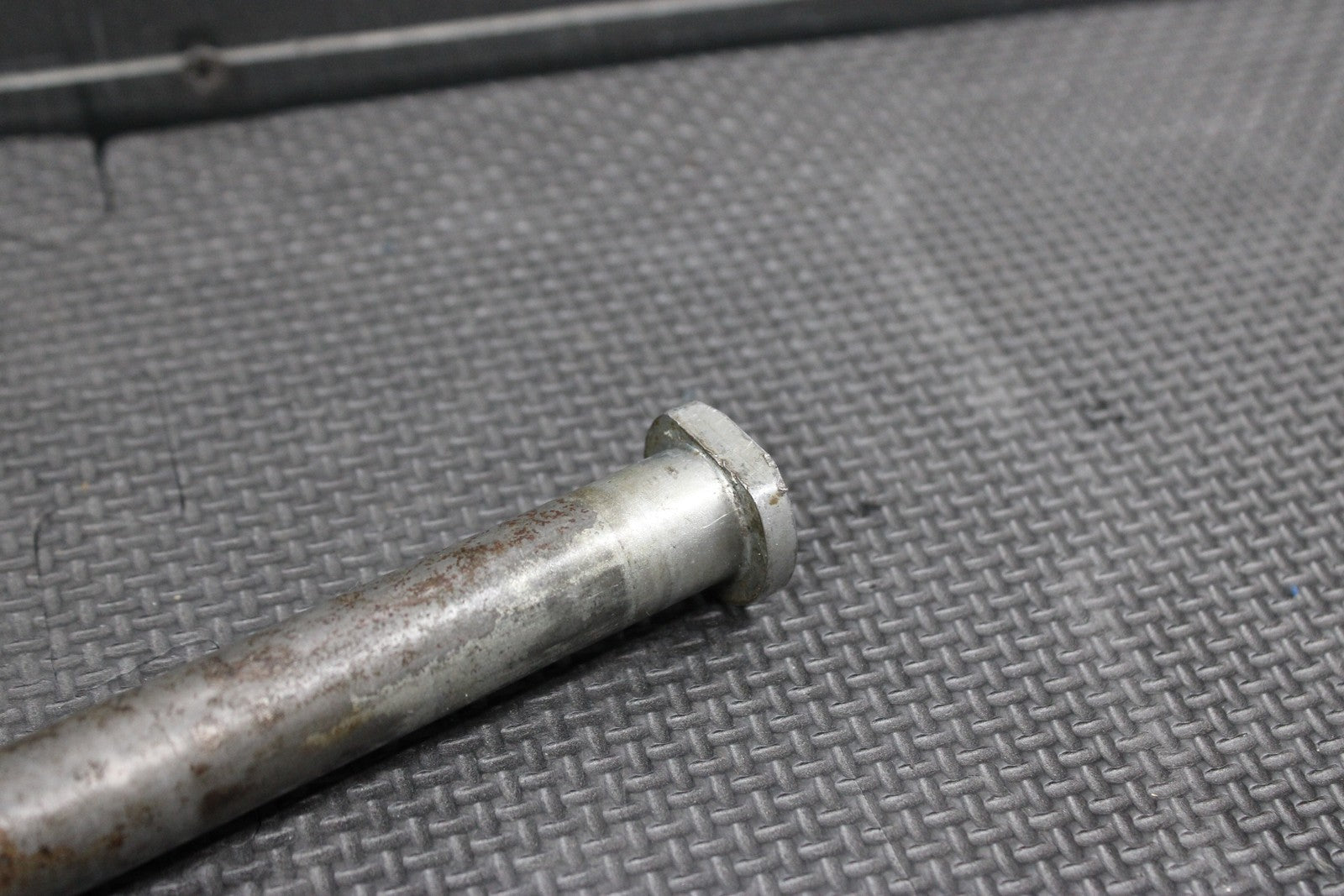 2006 YAMAHA YZ450F OEM REAR BACK SWINGARM BOLT SUSPENSION PIVOT AXLE 1C3 - 22141 - 1 - hggarage