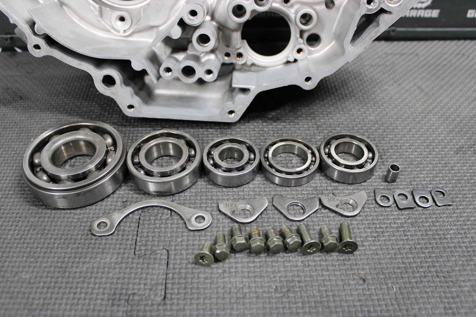 2002 Yamaha WR426F YZ426F OEM Right Side Crankcase Crank Case Half Bottom End - hggarage