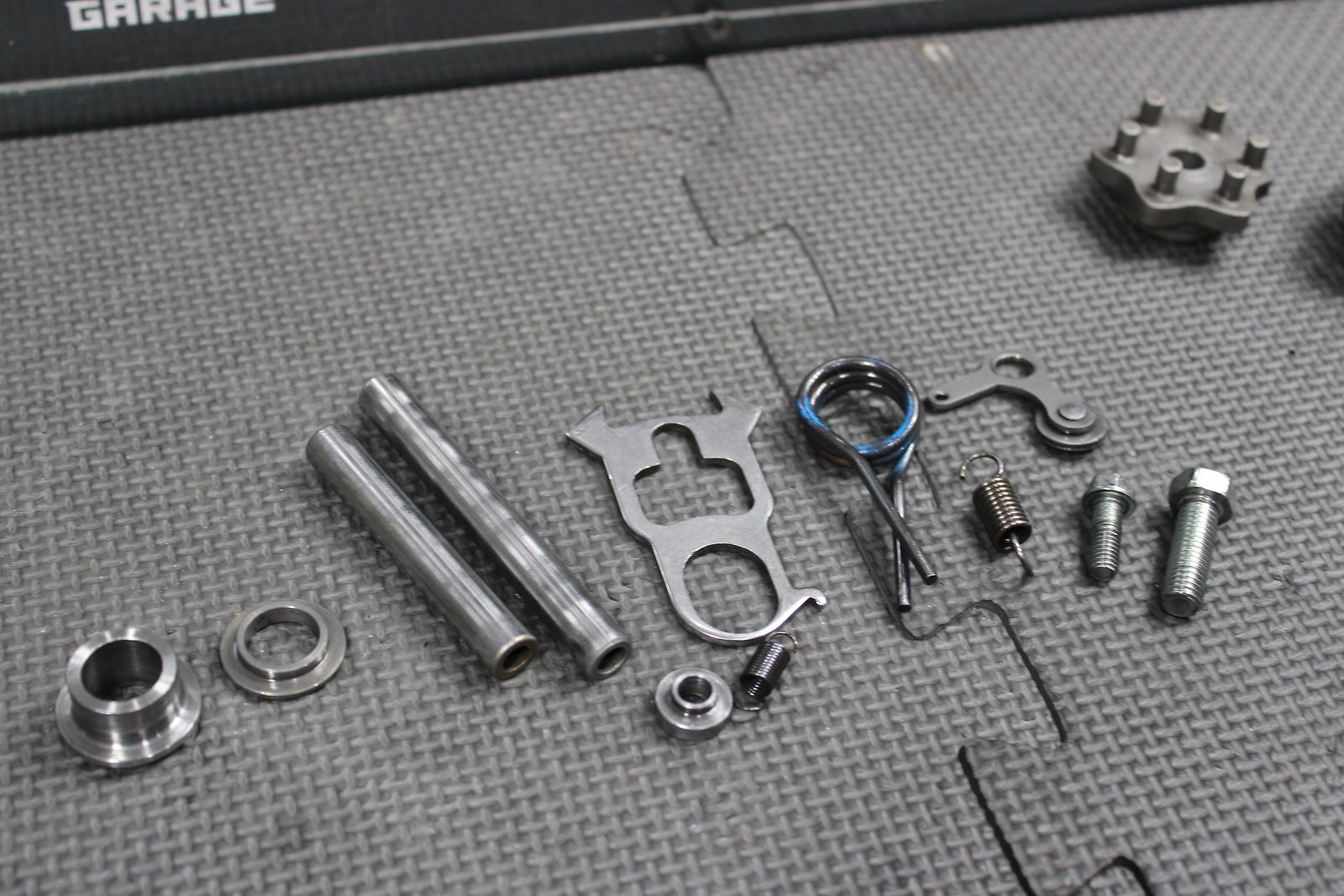2005 Kawasaki KX100 Kawasaki OEM Engine Transmission Assembly Gears Shift Forks - hggarage