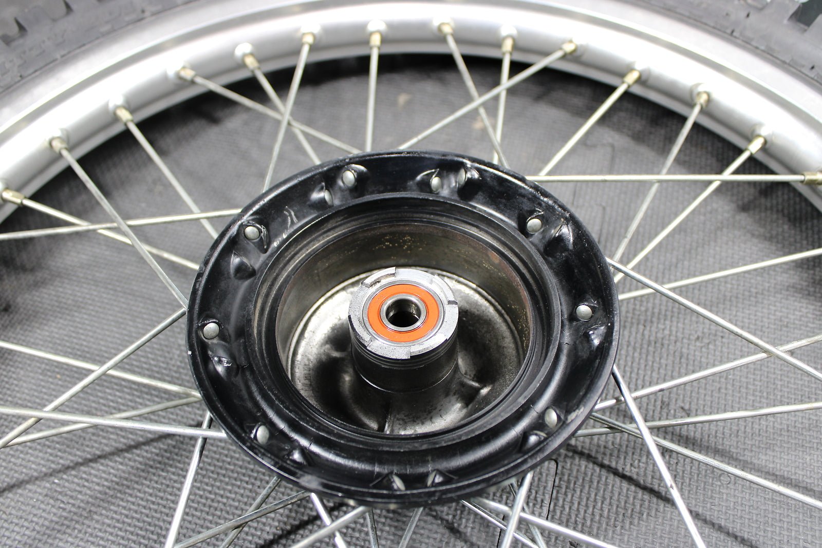 2001 94 - 02 Honda XR200R OEM DID Front Wheel Rim Hub Tire Assy 21" 44650 - KT0 - 306 - hggarage