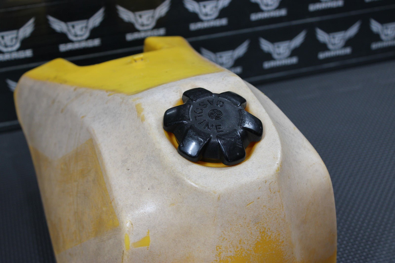 1985 YAMAHA PW80 83 - 85 OEM GAS TANK FUEL CELL RESERVOIR YELLOW 21W - 24110 - 00 - 00 - hggarage