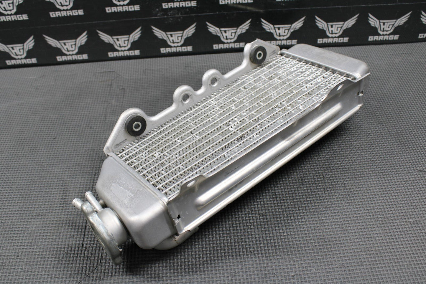2014 KAWASAKI 10 - 16 KX250F OEM RIGHT FILL SIDE RADIATOR RADIATORS 39061 - 0168 - hggarage