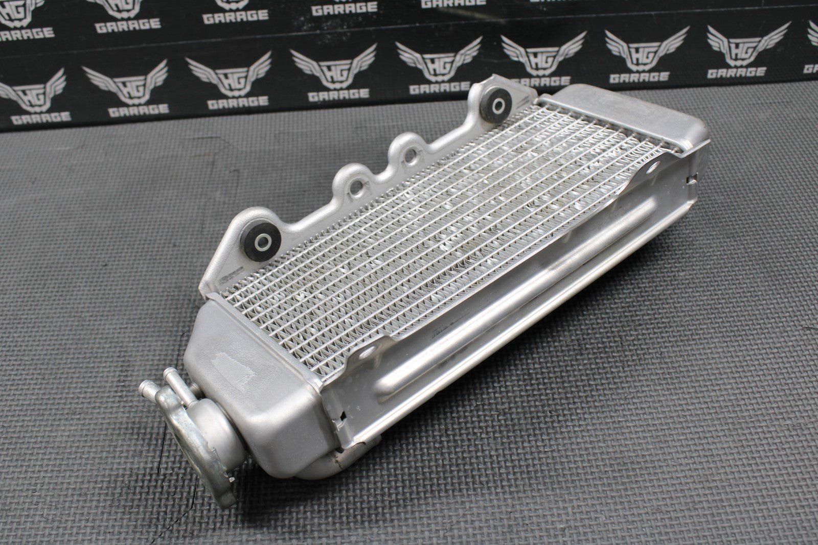 2014 KAWASAKI 10 - 16 KX250F OEM RIGHT FILL SIDE RADIATOR RADIATORS 39061 - 0168 - hggarage