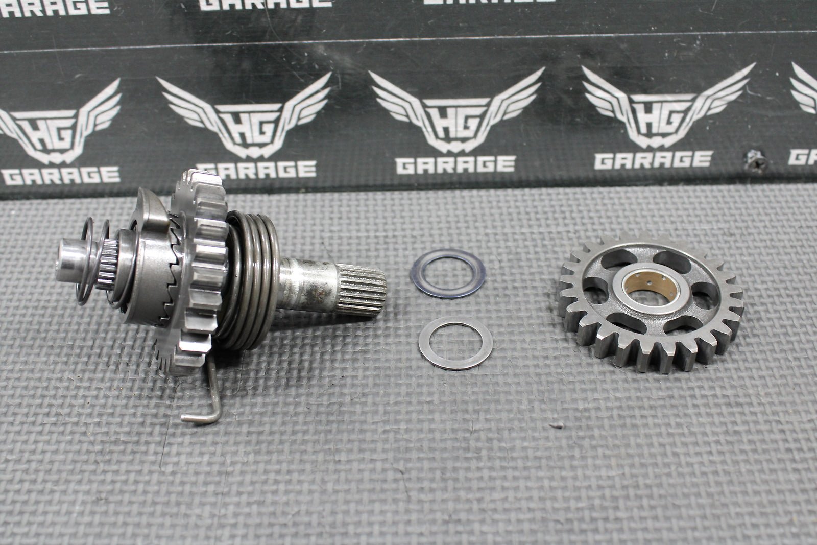 1985 HONDA CR125R OEM KICKSTART KICK START SHAFT W IDLER GEAR 28210 - KA3 - 710 - hggarage