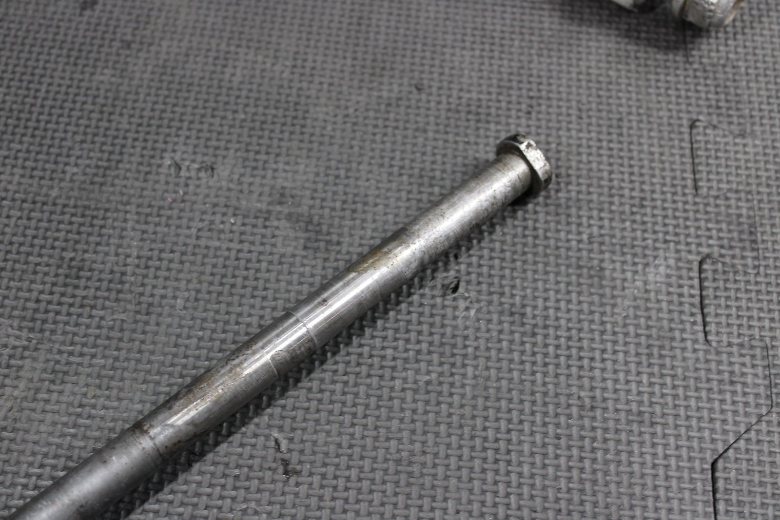 2006 KTM 85SX OEM REAR AXLE BACK WHEEL RIM PIVOT BOLT AXEL - hggarage