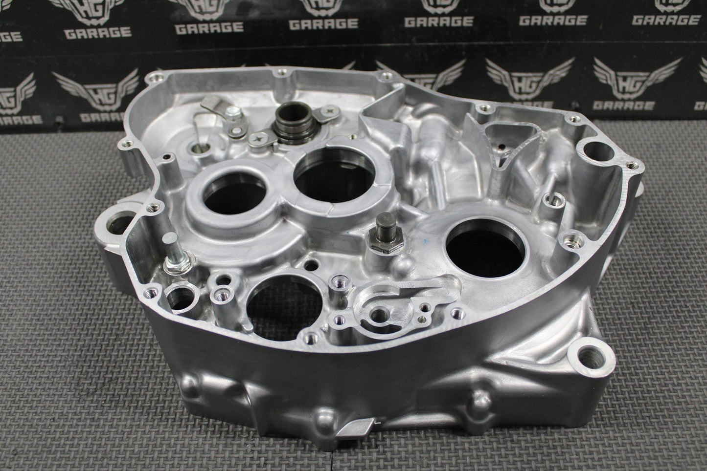 2020 SUZUKI RMZ250 OEM LEFT RIGHT ENGINE CRANKCASE CRANK CASES 11301 - 49850 MINT! - hggarage