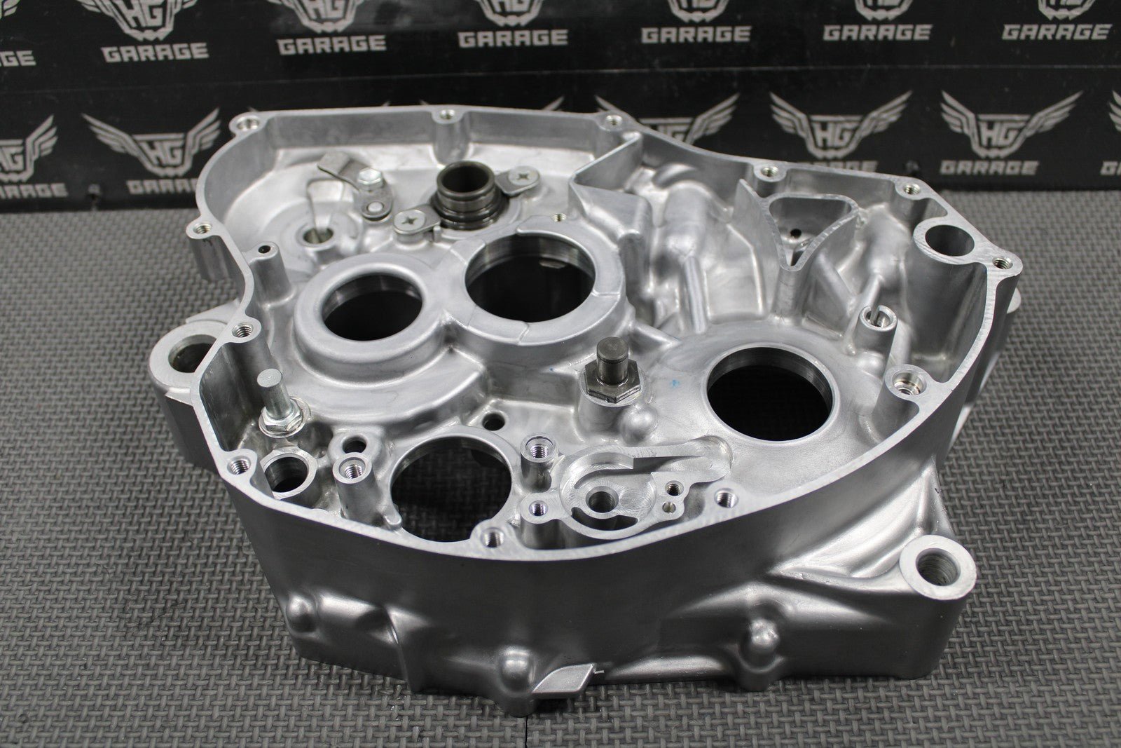 2020 SUZUKI RMZ250 OEM LEFT RIGHT ENGINE CRANKCASE CRANK CASES 11301 - 49850 MINT! - hggarage