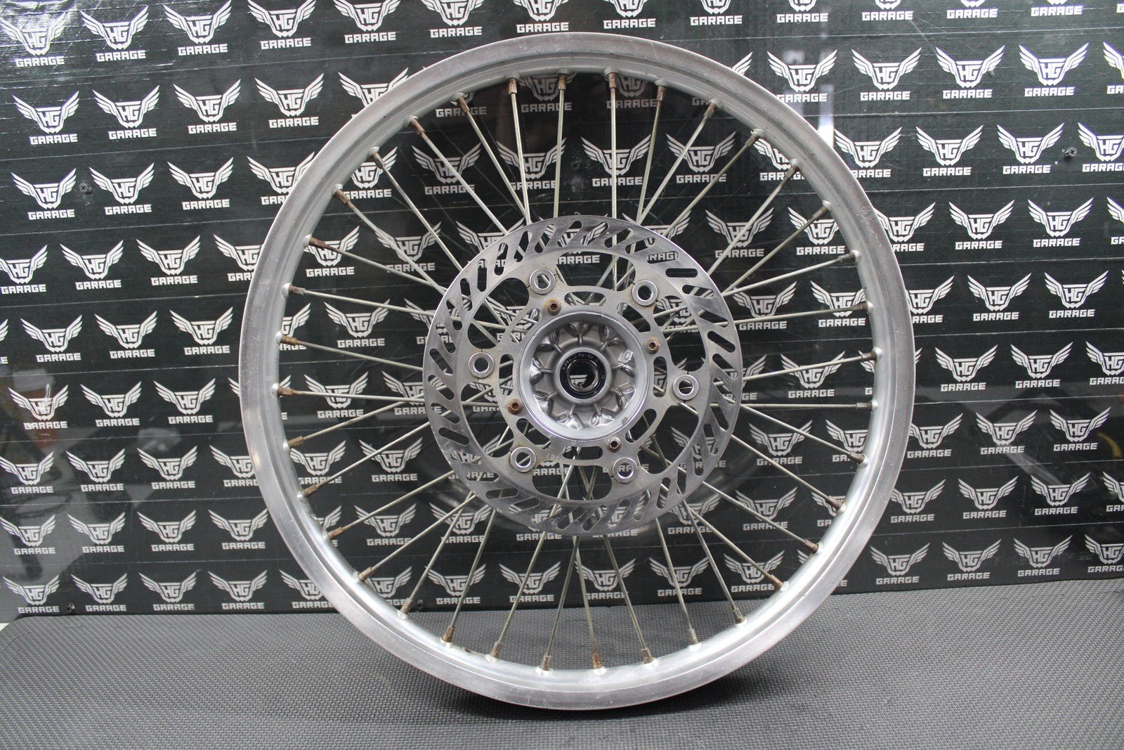 1996 KAWASAKI 93 - 98 KX125 KX250 KX500 OEM 21" FRONT WHEEL RIM HUB 41034 - 1226 - hggarage