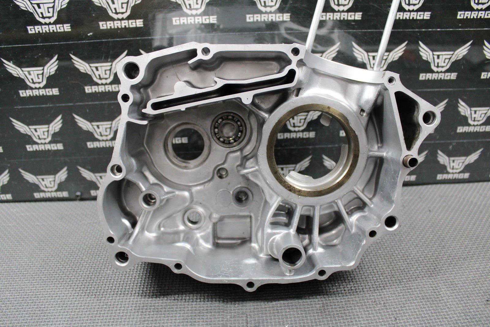 1999 HONDA XR200R 88 - 02 OEM LEFT ENGINE MOTOR CRANKCASE CRANK CASE 11200 - KT0 - 680 - hggarage