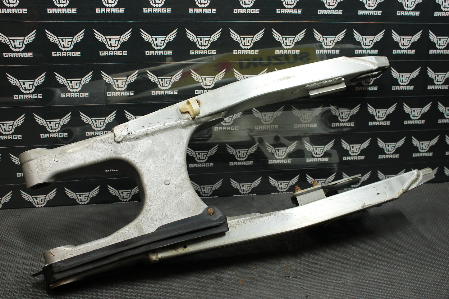 47568987