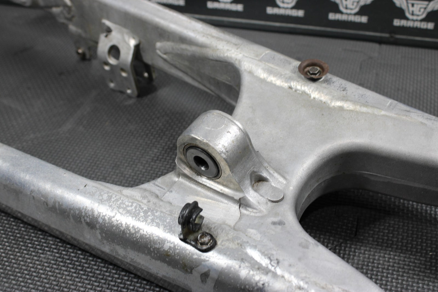 2000 KTM 125 200 250 300 380 OEM SWINGARM SWING ARM SUSPENSION 50304030244 - hggarage