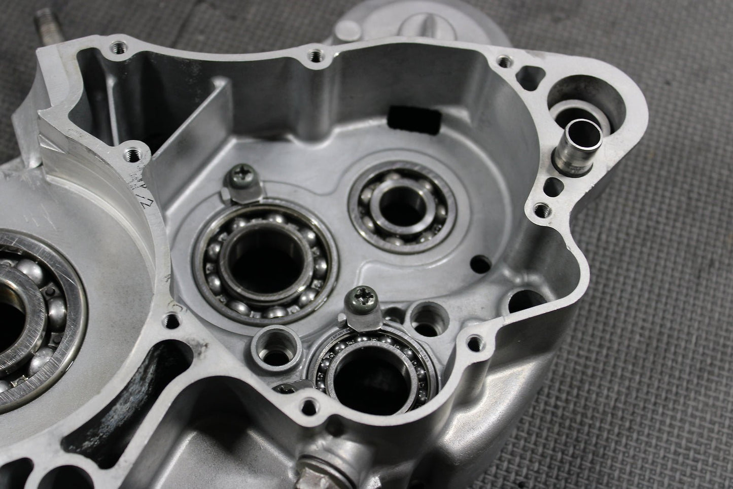 2002 Suzuki RM250 OEM Left Right Engine Motor Crankcase Crank Cases 11300 - 37863 - hggarage