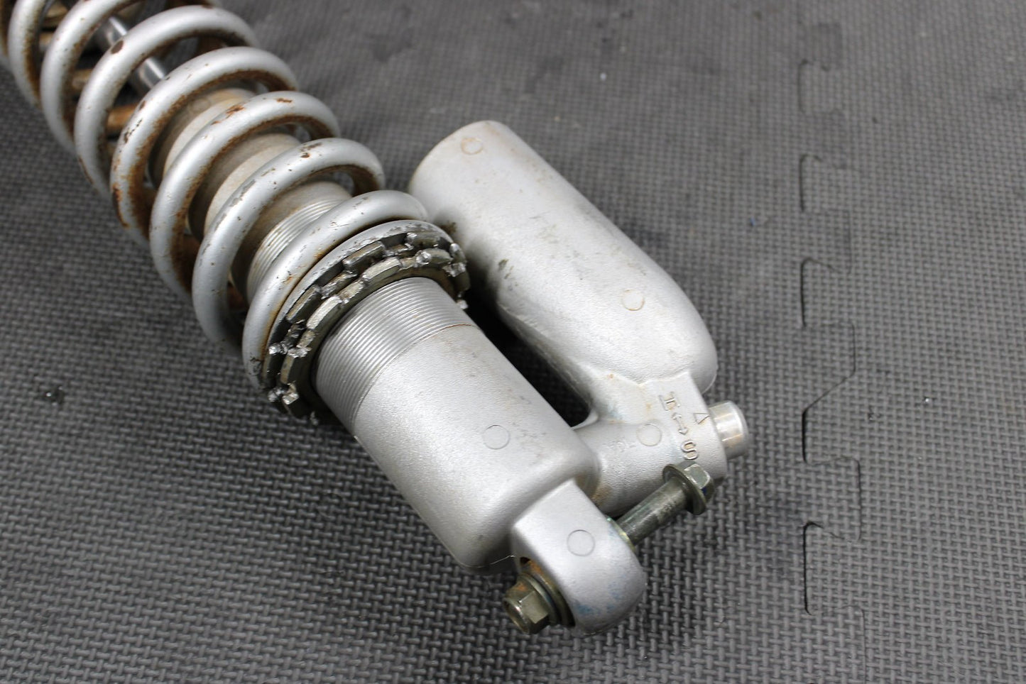 1998 YAMAHA YZ400F OEM REAR BACK SHOCK ABSORBER SUSPENSION - hggarage