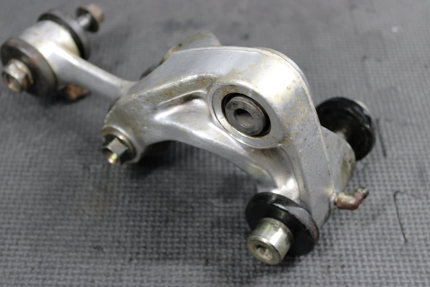 1986 HONDA 86 - 95 XR250R OEM REAR SHOCK LINKAGE LINKS 52460 - KN5 - 000 - hggarage