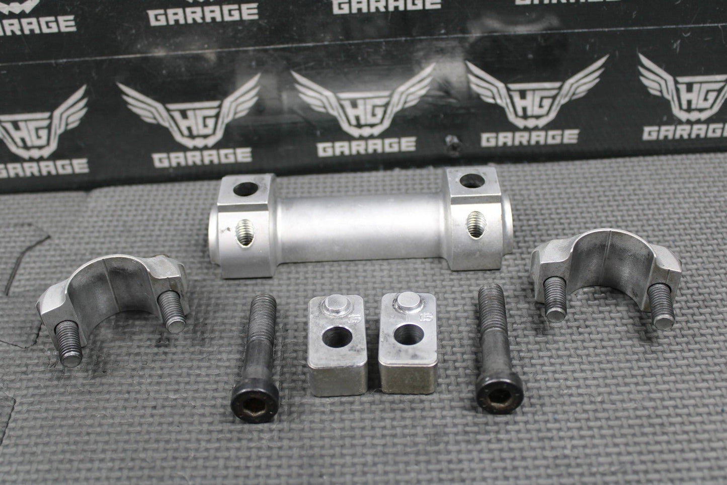 2004 KTM 125SX OEM FRONT FORK TRIPLE TREE HANDLEBAR BAR CLAMP 5900103930001 - hggarage