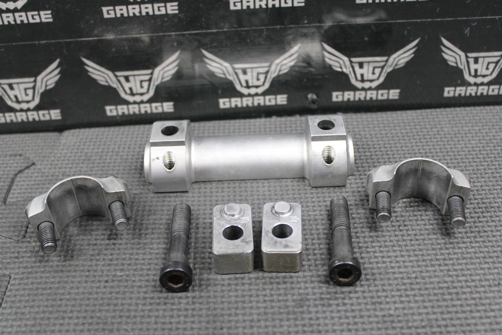 2004 KTM 125SX OEM FRONT FORK TRIPLE TREE HANDLEBAR BAR CLAMP 5900103930001 - hggarage