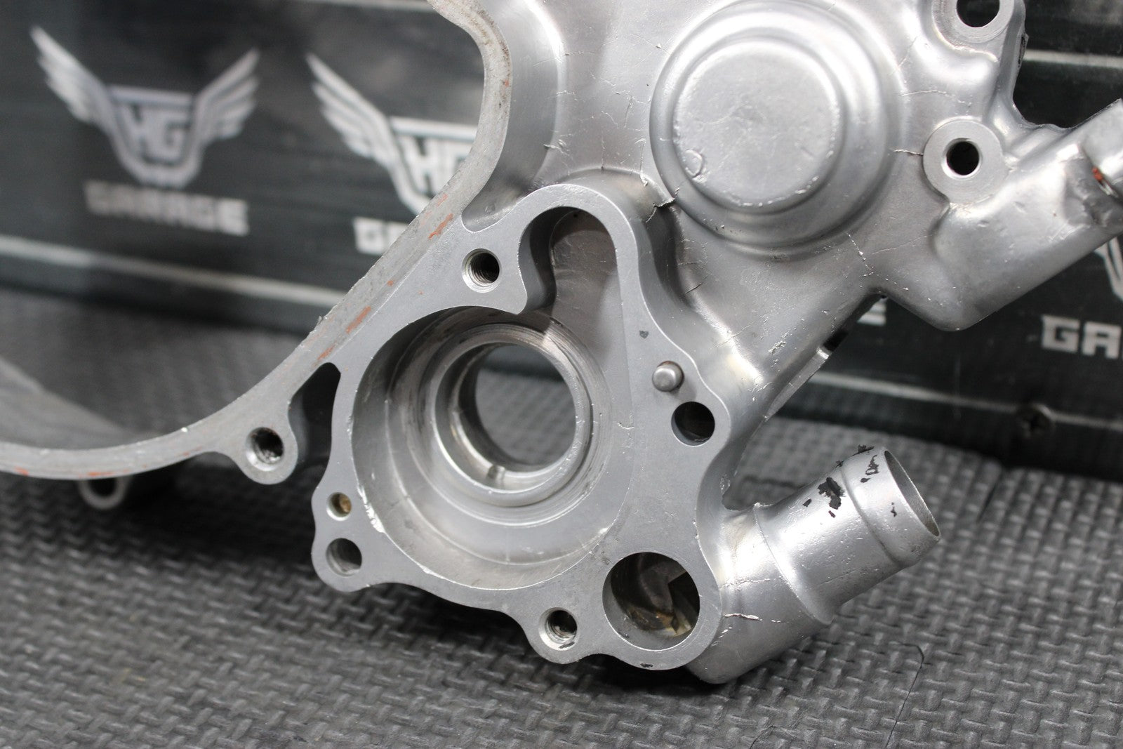 1998 HONDA CR125R 97 - 98 OEM RIGHT SIDE ENGINE INNER CLUTCH COVER 11340 - KZ4 - B00 - hggarage