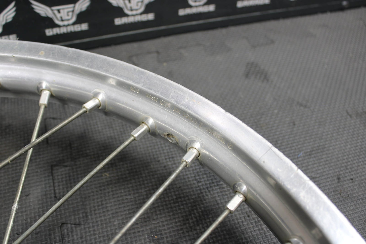 1999 SUZUKI 96 - 00 RM125 RM250 OEM FRONT WHEEL RIM 54111 - 36E10 55311 - 36E00 - hggarage