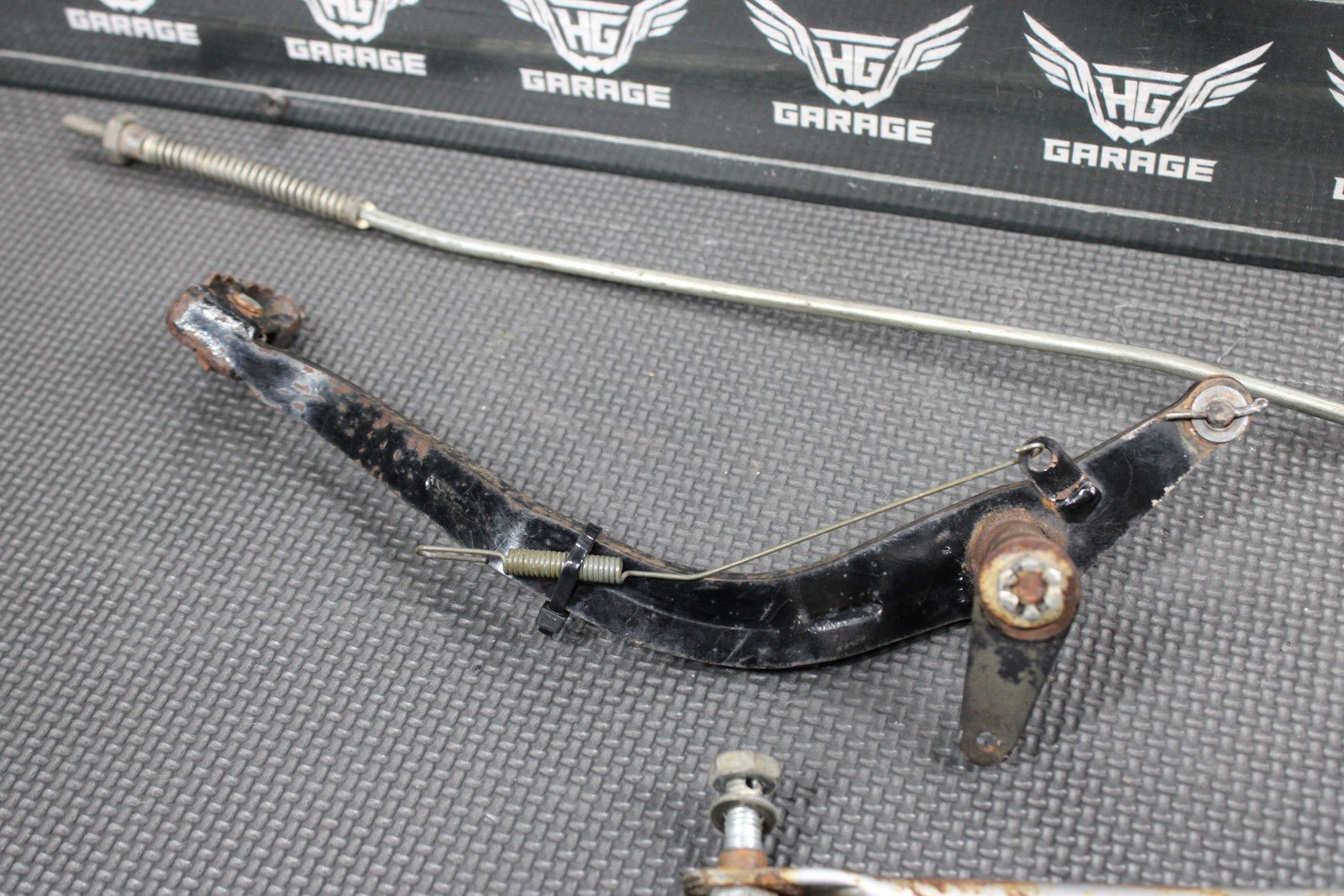 2005 SUZUKI DR200SE OEM RIGHT REARSET BRAKE FOOT PEDAL BRAKE ROD ARM 43120 - 44A12 - hggarage