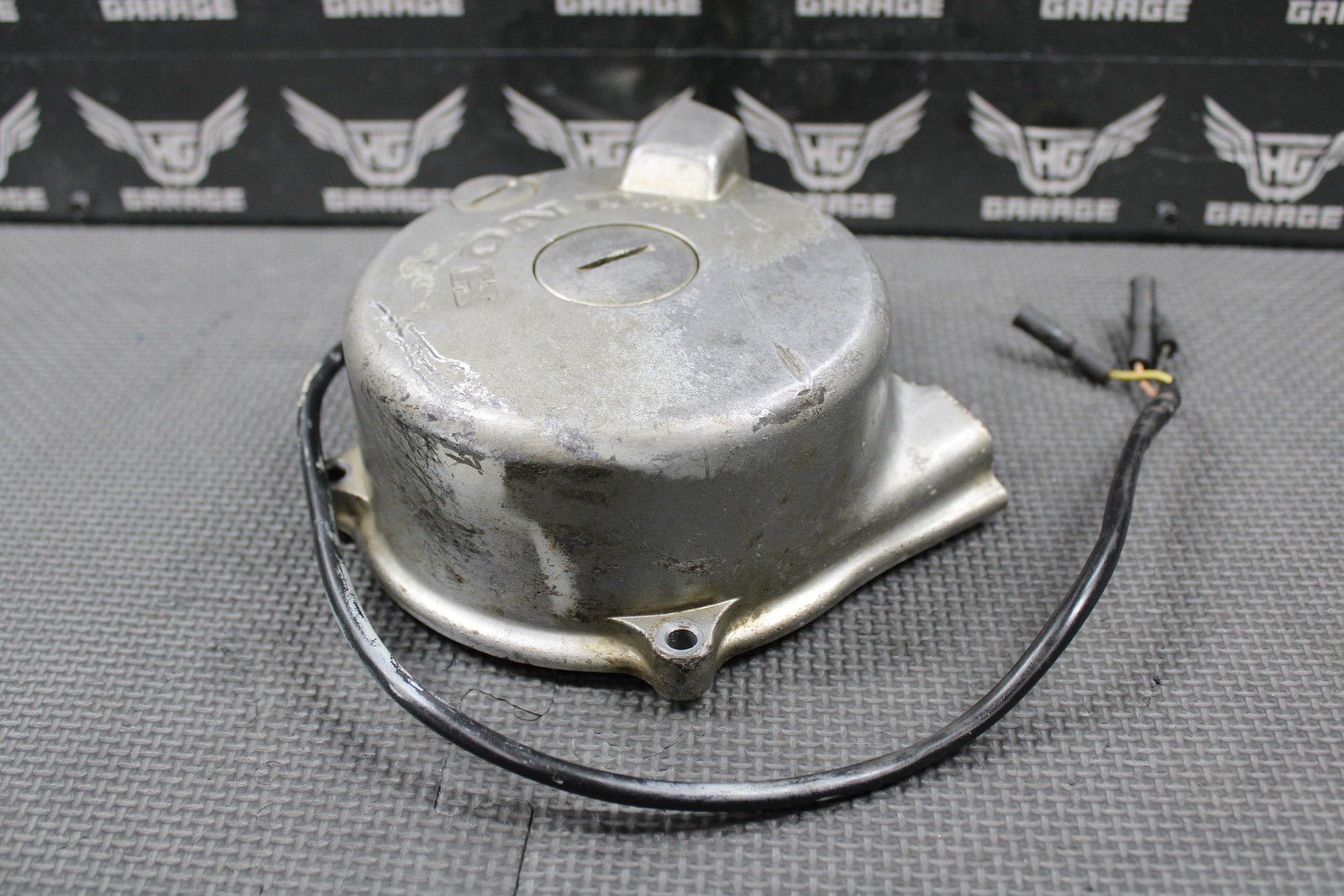1999 HONDA XR200R 90 - 02 OEM STATOR MAGNETO ALTERNATOR & CASE COVER 31120 - KT0 - 831 - hggarage