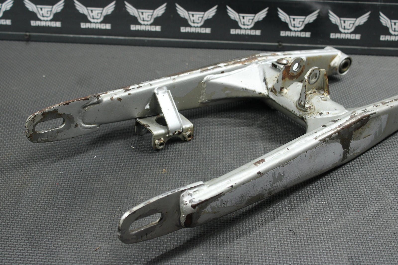 1998 Kawasaki KX60 OEM Swingarm Swing Arm Suspension 33001 - 1307 - Tx - hggarage