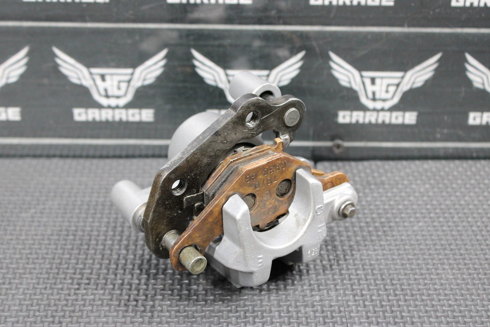 2001 SUZUKI RM80 OEM TOKICO FRONT BRAKE CALIPER 59300 - 03B11 - 999 - hggarage