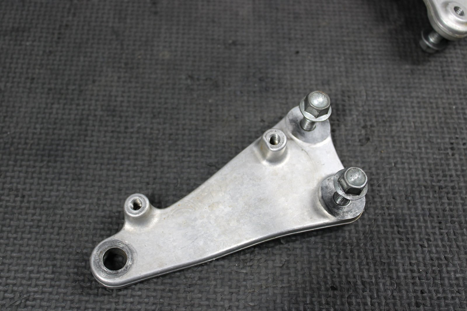 2010 Yamaha YZ450F OEM Engine Motor Mount Stay Brackets 50403 - Meb - 770 - hggarage