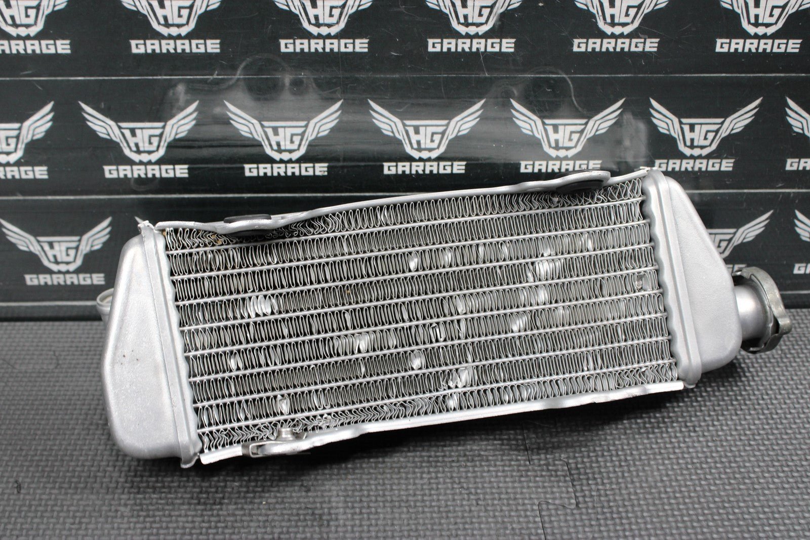 2000 KTM 250 EXC OEM LEFT ENGINE MOTOR COOLING COOLER RADIATOR - hggarage