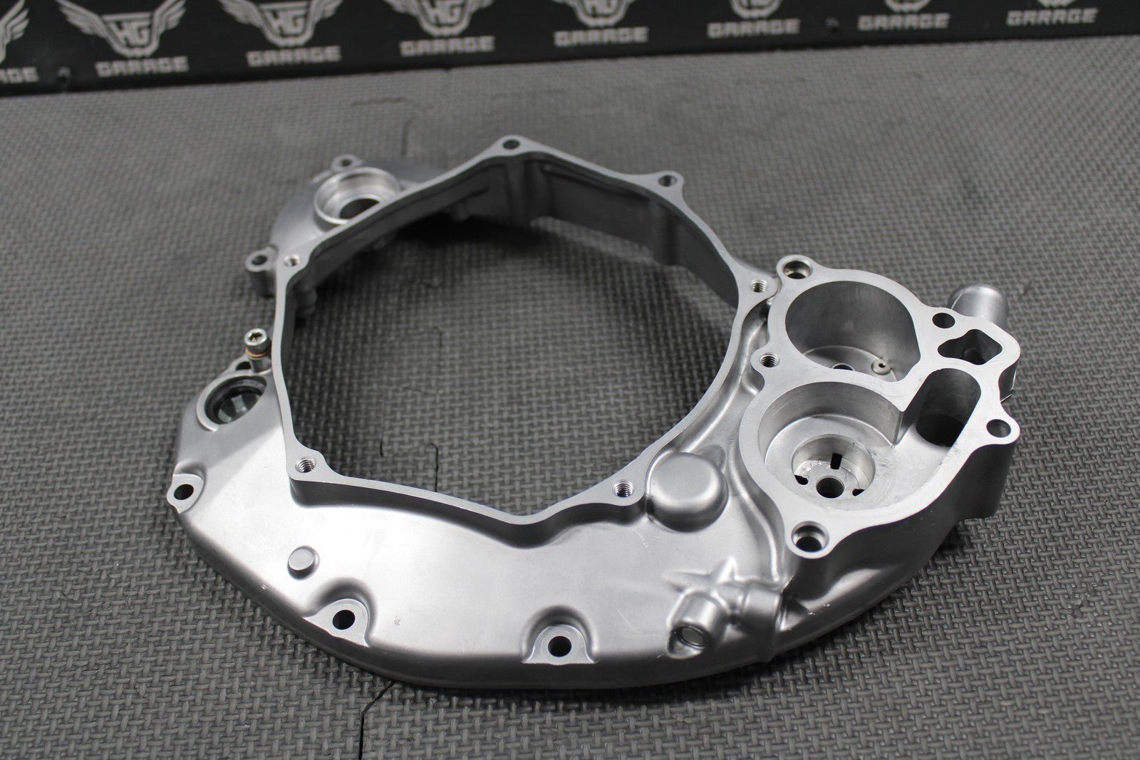 2020 SUZUKI 19 - 25 RMZ250 OEM RIGHT CRANKCASE INNER CLUTCH COVER 11340 - 49H10 GOOD - hggarage