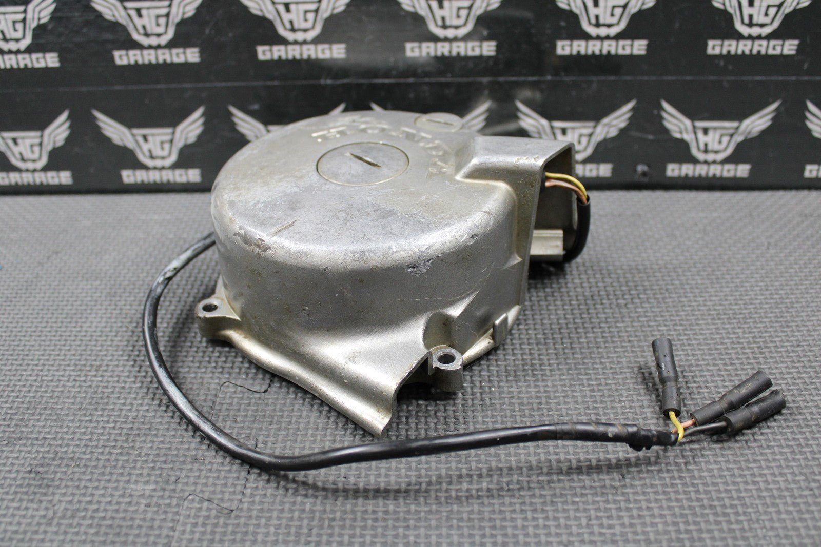 1999 HONDA XR200R 90 - 02 OEM STATOR MAGNETO ALTERNATOR & CASE COVER 31120 - KT0 - 831 - hggarage