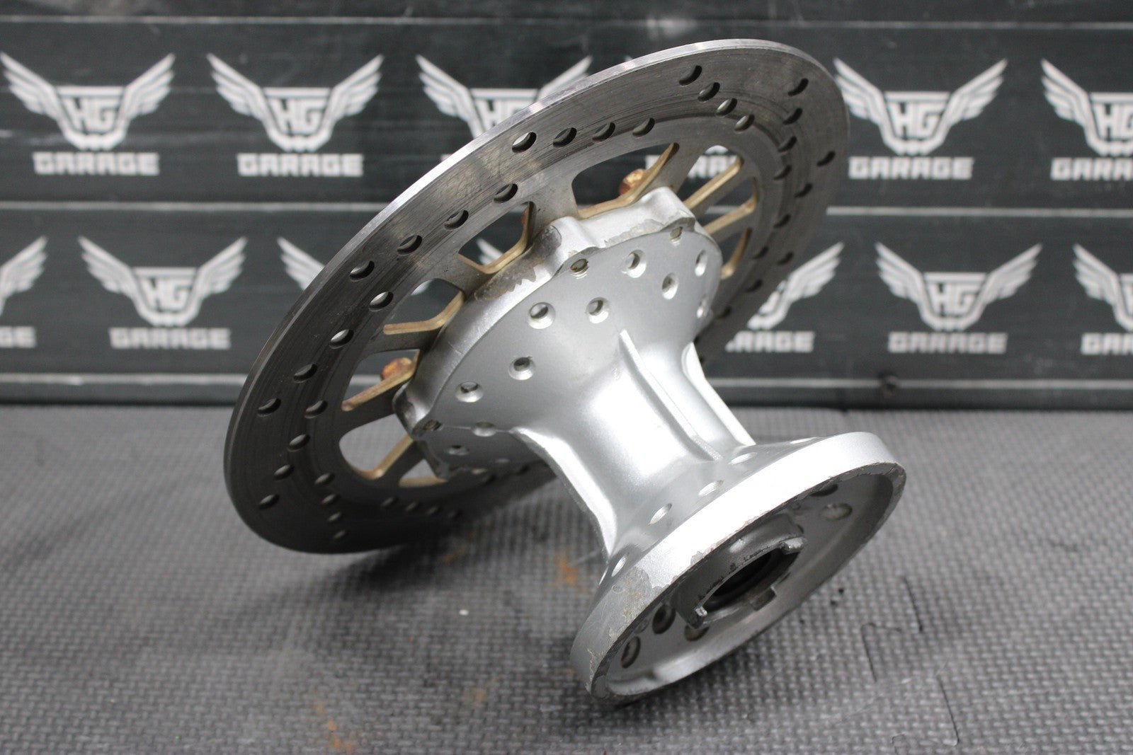 2002 YAMAHA 99 - 04 TTR225 05 - 22 TTR230 OEM FRONT WHEEL RIM HUB 4AN - F5111 - 10 - 35 - hggarage