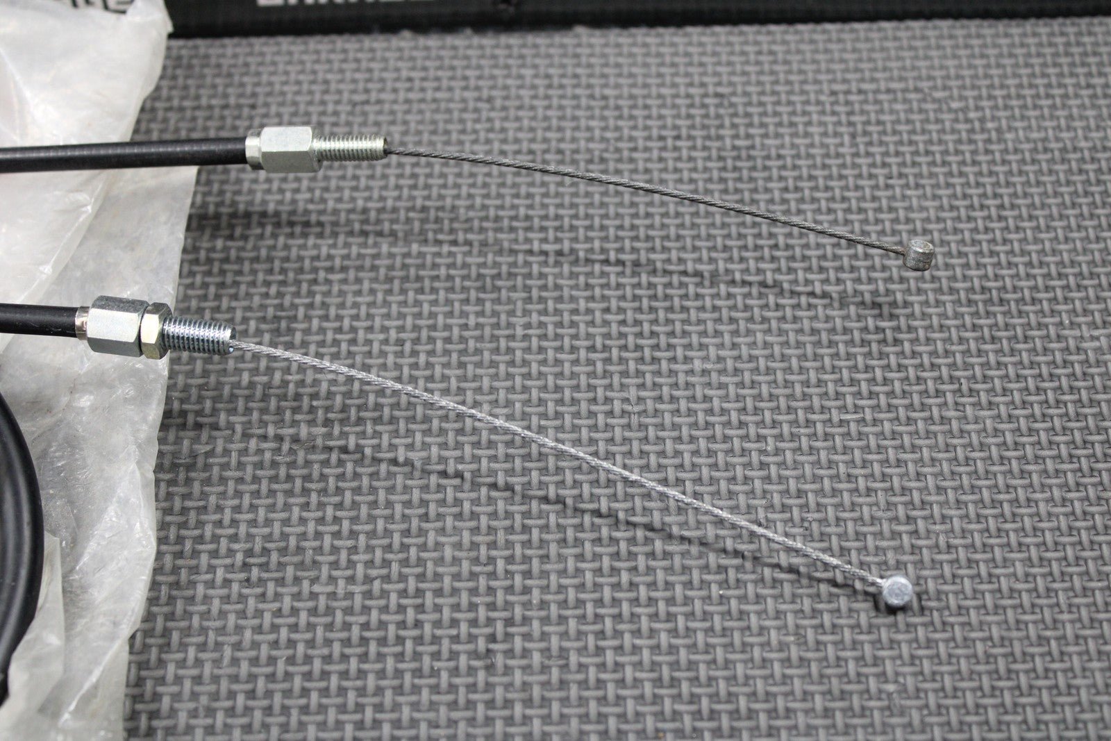NOS 1984 1985 HONDA XR250R OEM THROTTLE CABLE A & B 17910 - KK0 - 000 17920 - KK0 - 000 - hggarage